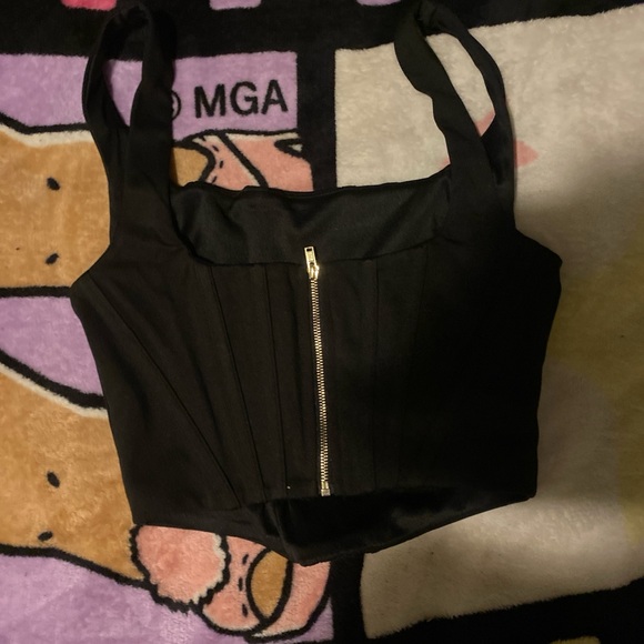 Black crop top - Picture 2 of 3